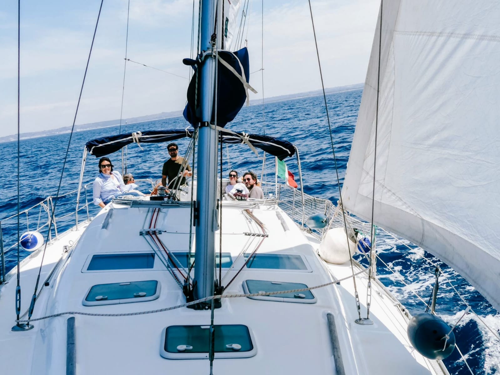 Barca a vela in navigazione